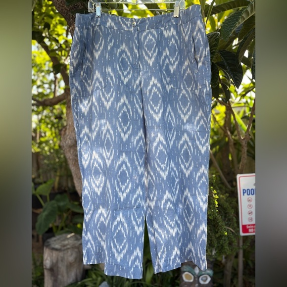 Chico's 100% Linen Blue Ikat Print Lightweight Cropped Wide Leg Pants Size 16 - Picture 3 of 9